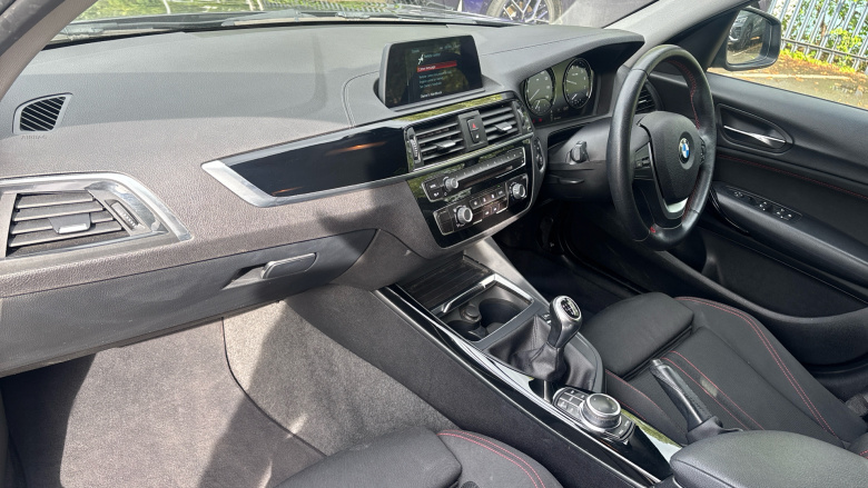 BMW 1 Series 118i [1.5] Sport 5dr [Nav/Servotronic] Petrol Hatchback